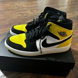 Jordan 1 Mids